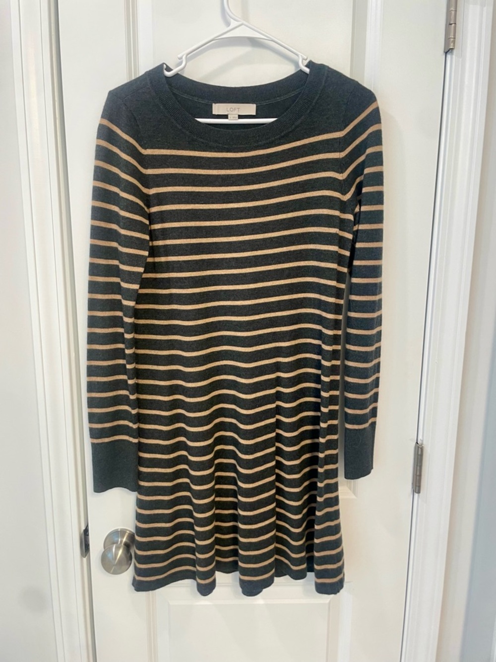 LOFT Heathered Dark Gray Crewneck Sweater